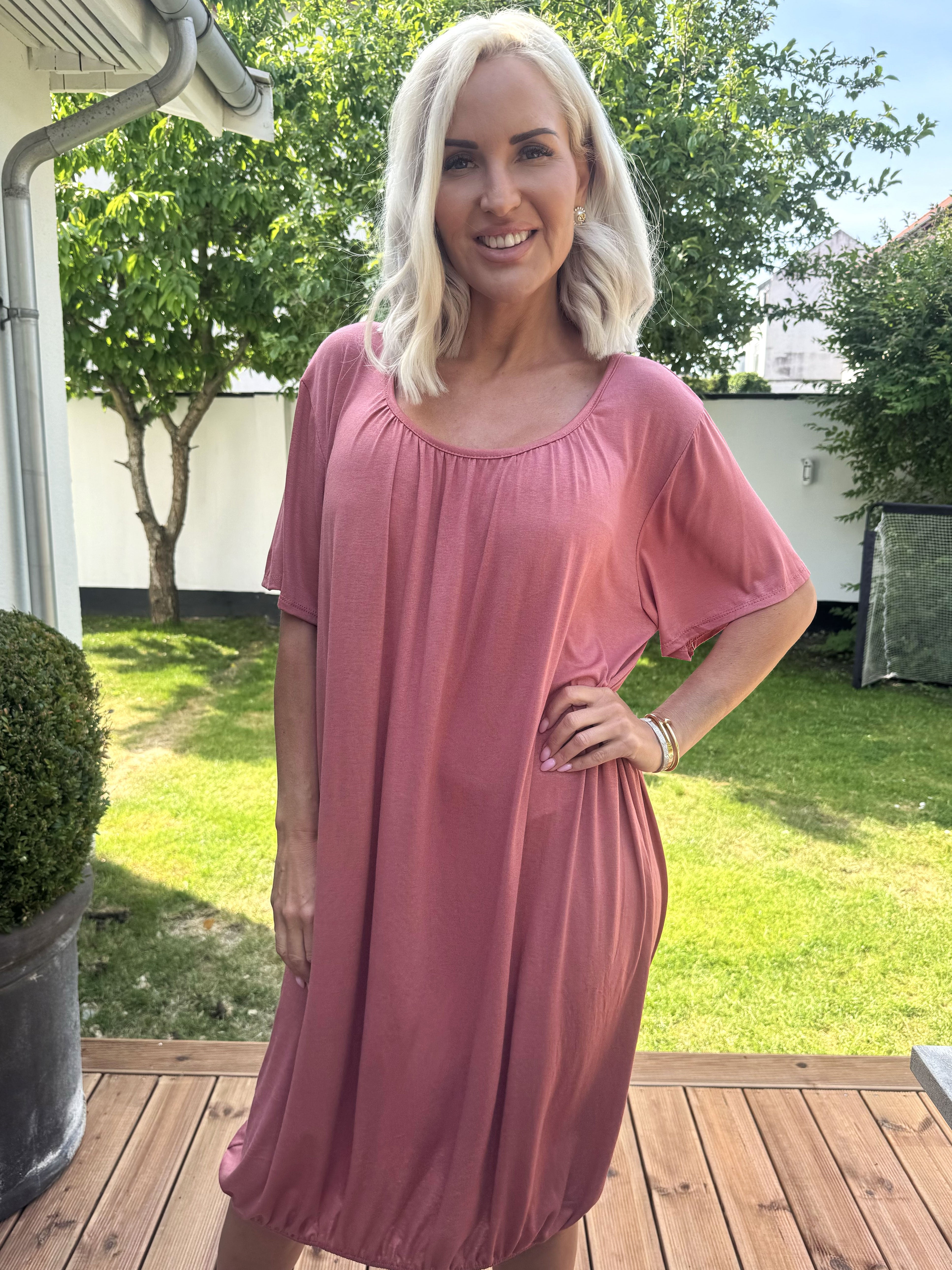 Miracle Dress - Basis kjole i viskose med elastik forneden